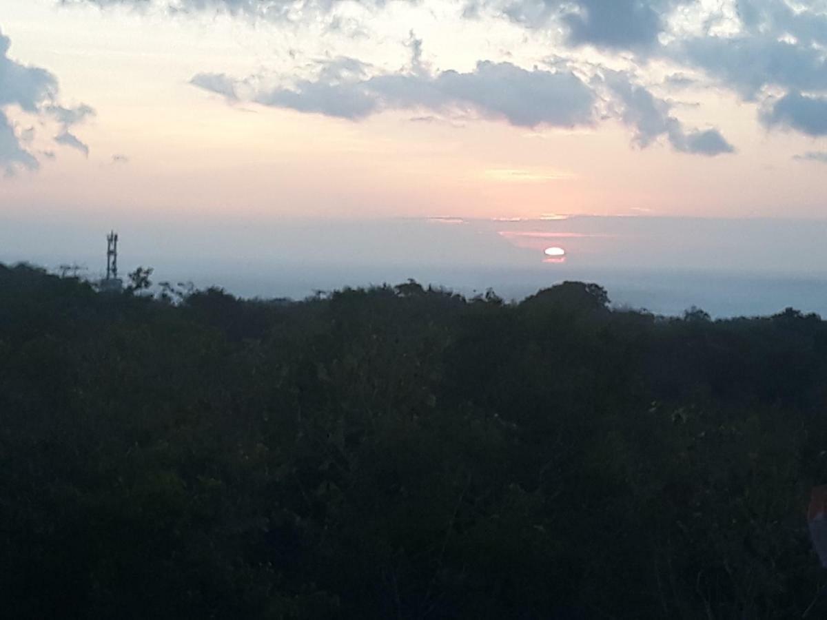 Davu Sundara Villa Uluwatu Buitenkant foto