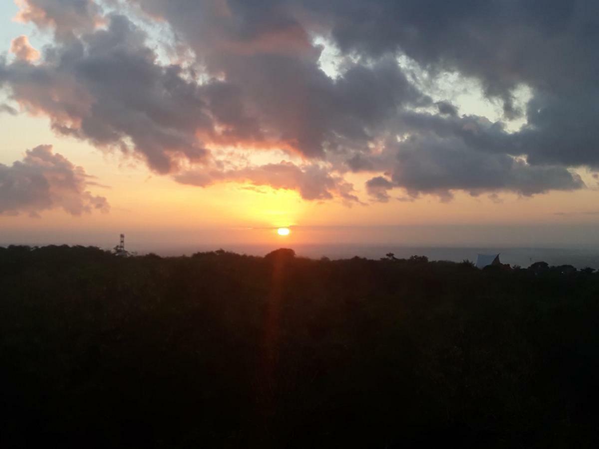 Davu Sundara Villa Uluwatu Buitenkant foto